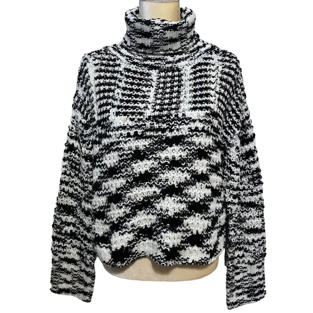 Lira NWT Turtleneck Sweater Women L